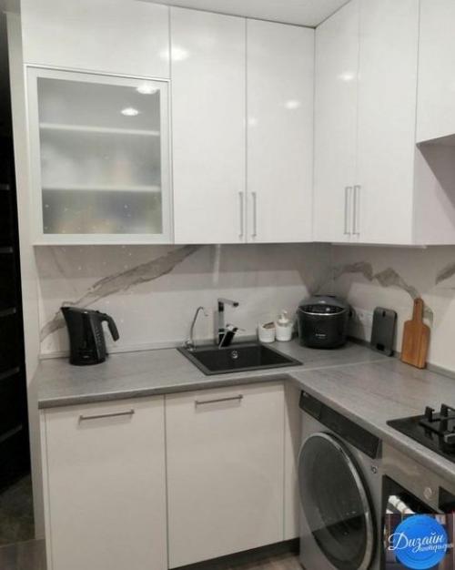 Очень маленькая кухня, а задача стояла большая. 03