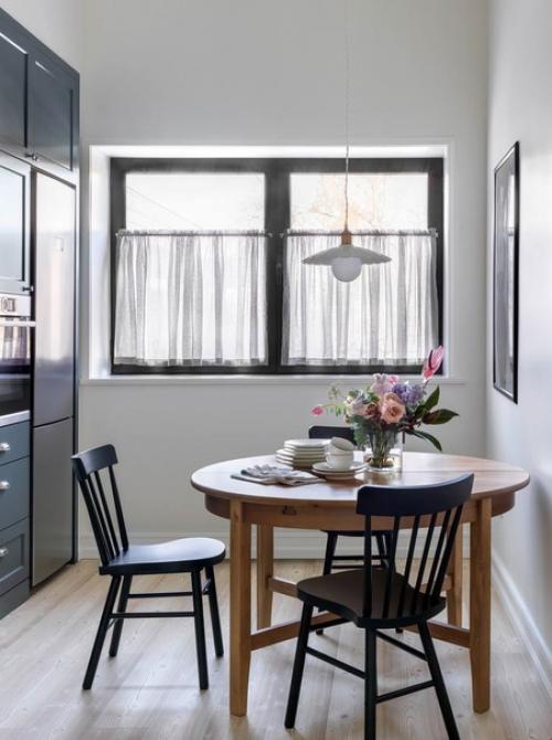 Дизайнер оформила интерьер квартиры для молодой семьи, вдохновившись фильмами Уэса Андерсона. 06