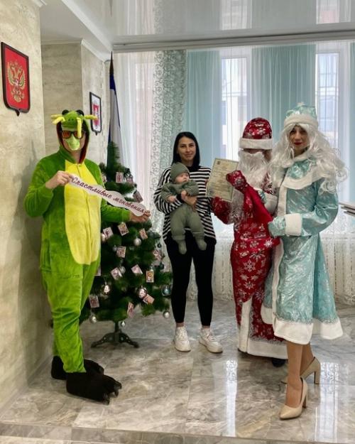 Керченский городской отдел загс - один из постоянных лидеров по регистрации браков и рождений в республике Крым. 04