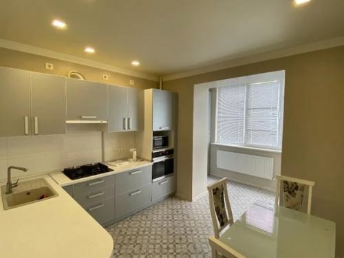 А вот моя модная квартирка в серых тонах. 03