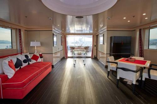 Элегантная 60-метровая суперъяхта Madame Kate от верьфи Amels. 04