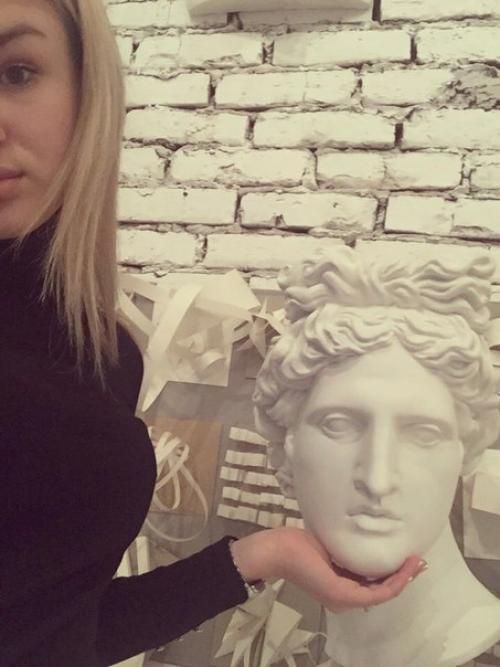 Оказывается креативить в дизайне интерьера на тему (  семья мчсника и директора салона красоты) не так уж и легко?