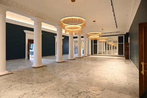 Проверил финальный этап реновации концертного зала Нальмэс. 07