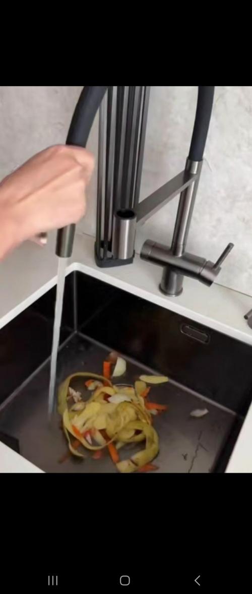 В интерьере предусмотрели всё для комфортной жизни: 09