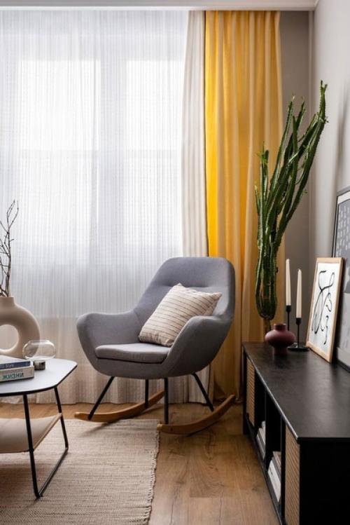 Двухкомнатная квартира с нейтральным фоном и яркими акцентами. 03