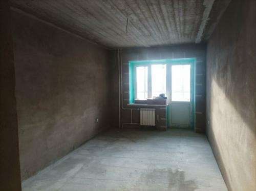 Свежая просторная трёшка, с ровными стенами и удобной планировкой, желает обрести семью и интерьер! 06