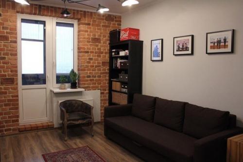 Яркий, стильный, атмосферный интерьер квартиры - студии площадью 25 кв. 06