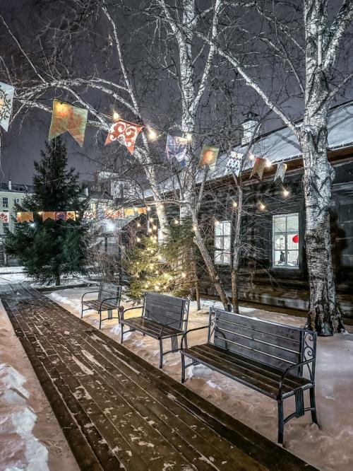 Молодой человек, у нас почти все экспонаты подлинные! 02