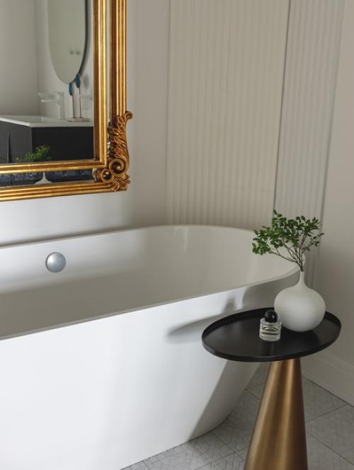 От неоклассики до оригинальной современности: делимся подборкой интерьеров ванных комнат. 05