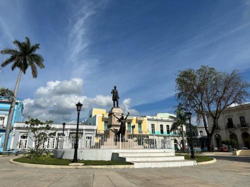 Недалеко от варадеро есть очень интересный город матанзас, кубинская Венеция …. 06