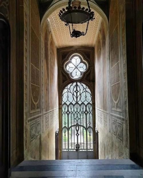 Кастелло - дель - рокколо, Буска, Пьемонт, Италия. 03