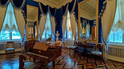 Екатерининский корпус монплезира в Петергофе: от Моего Удовольствия до императорского дворца. 09