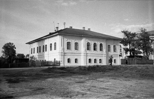 Ночлежный дом, 1777 г. (также известен как дом кусковой) - объект культурного наследия регионального значения. 01