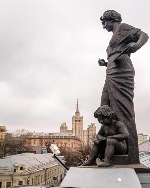 Самый красивый дом на поварской - это дом миндовского. 03