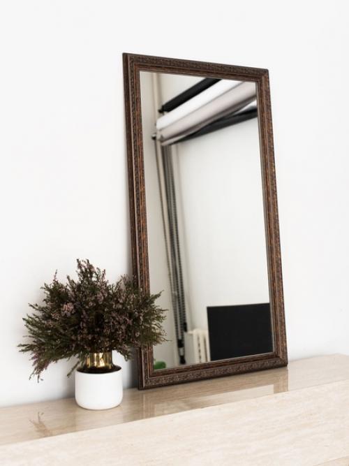 - Шикарная, богатая рама Vineria представлена в бронзовом цвете. 02