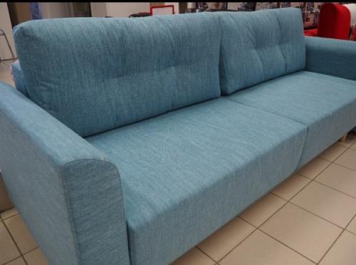 В него так легко влюбиться. 01