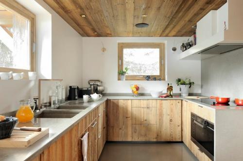 Скромное, но стильное шале с бассейном в Альпах. 04