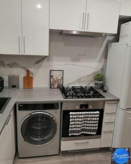 Очень маленькая кухня, а задача стояла большая. 01