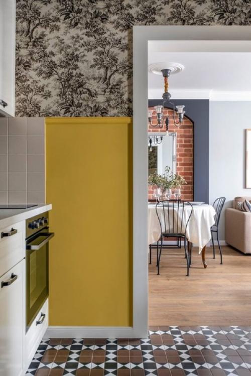 Двухкомнатная квартира с нейтральным фоном и яркими акцентами. 07