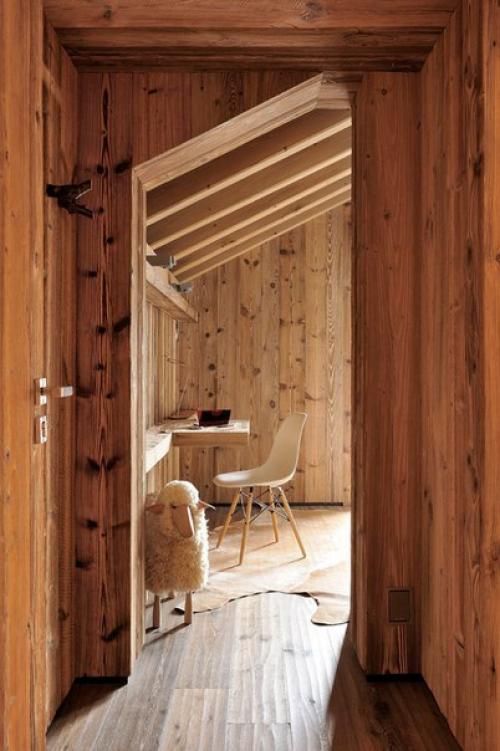 Скромное, но стильное шале с бассейном в Альпах. 06