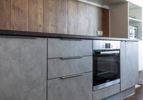 Кто бы мог подумать, что бетон ворвется в наши жизни, став трендовым отделочным материалом кухни! 02