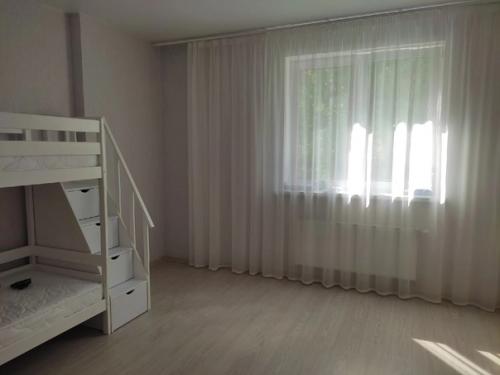 История пошива в этой квартире, началась еще в мае! 03