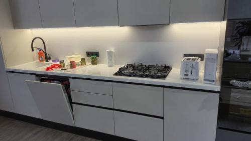 У владельцев домов, в отличие от жильцов квартир, больше возможностей при проектировании кухни. 01