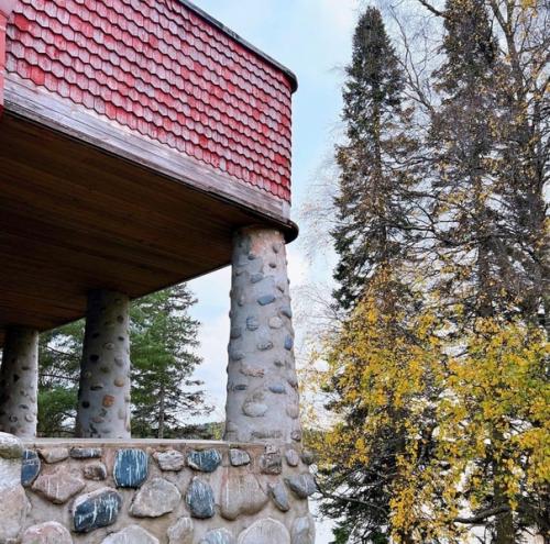 Дача Винтера, что в Карелии на северном берегу Ладоги, на живописном мысу таруниеми (что в переводе с финского - сказочный. 01