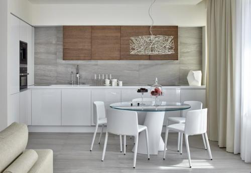 Эта квартира принадлежит молодому, но уже довольно известному пианисту, который большую часть времени гастролирует по миру или живёт в Нью-йорке. 03