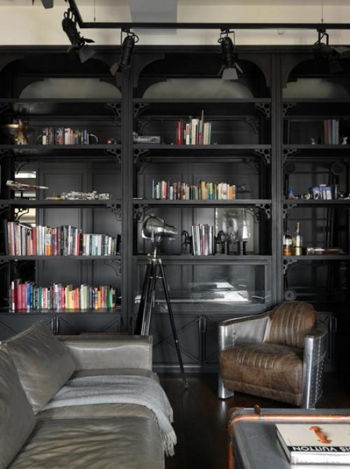 Этот интерьер родился из воспоминаний о чугунных лестницах нью-йоркского сохо и темных фасадах зданий в районе центрального парка.