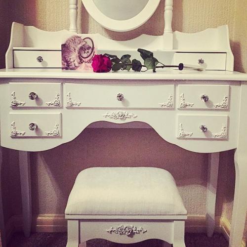 Трюмо в спальню. 04