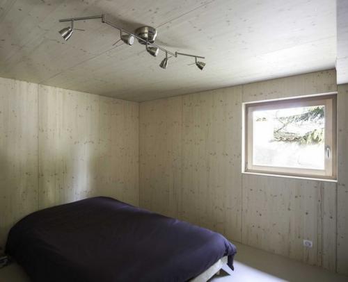 Французская архитектурная фирма Studiolada Architects реализовала строительство жилого дома Open Source House в городе баккара. 05