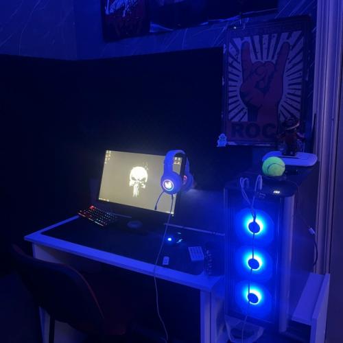 Парень 21 год. 01