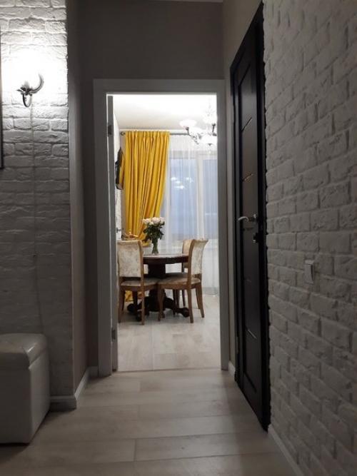 Привет!  Закончили ремонт в нашей прихожей. 02