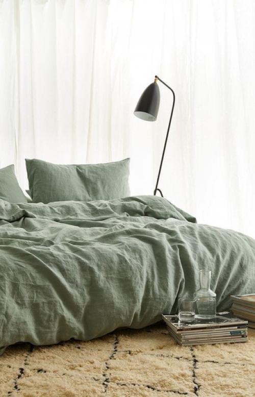 Спальня.  Это место, где можно расслабиться и отдохнуть, поэтому интерьер здесь нужно подбирать особенно тщательно. 04