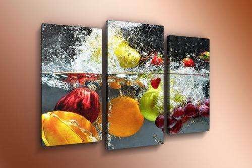 Модульные картины в интерьере кухни сразу превращают это технологичное помещение в интересное пространство, отражающее вкусы своих хозяев. 02