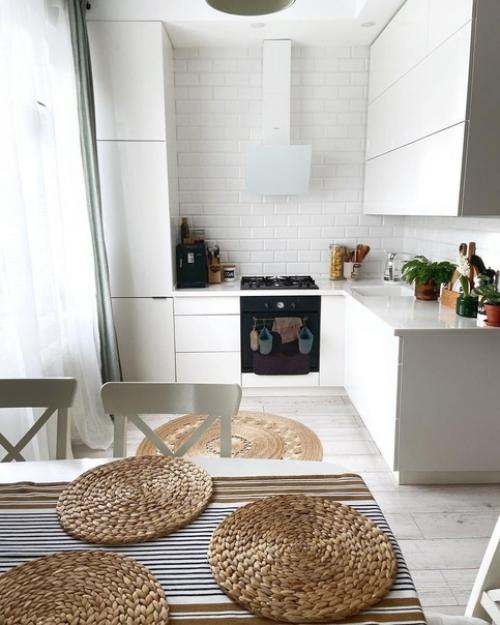 Ирина из Волгограда свою белоснежную квартиру в зеленые джунгли превращает. 04