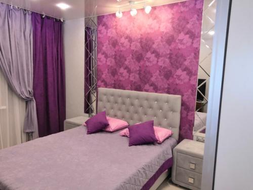 Добрый вечер!  Хотела бы услышать критику ремонта спальни, что может добавить или наоборот убрать? 05