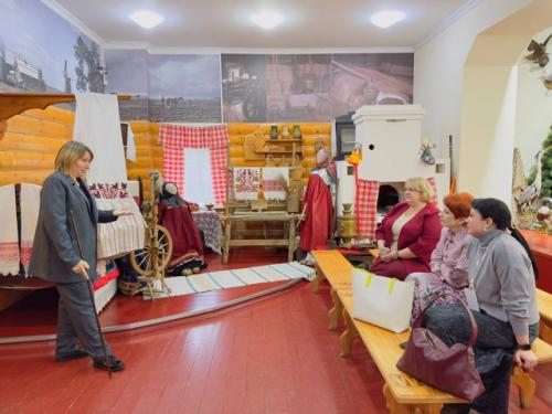 23 октября заслуженная артистка российской федерации - Оксана Михайловна сташенко посетила краеведческий музей г. Меленки.
