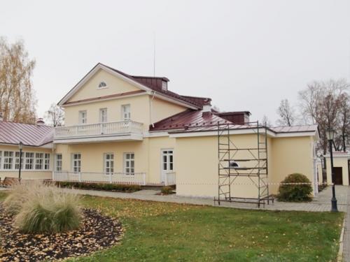 В музее - усадьбе П. и. Чайковского в Воткинске идет ремонт мемориального дома. 04 В музее - усадьбе П. и. Чайковского в Воткинске идет ремонт мемориального дома. 04