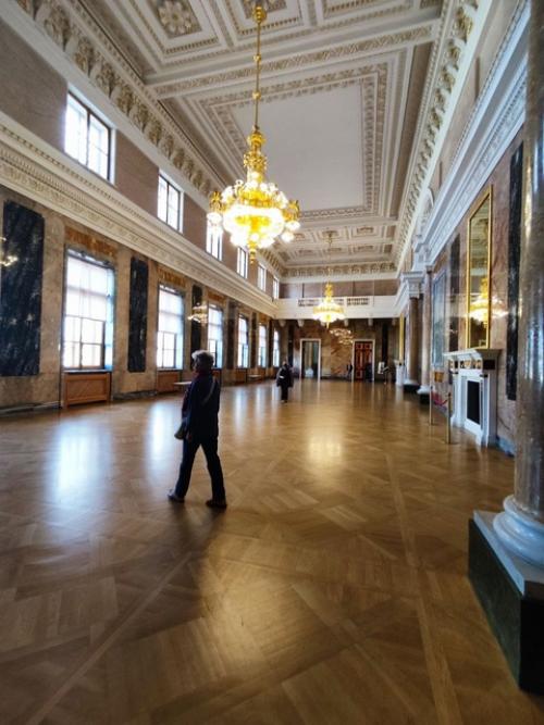 Днями собрались с подружкой в михайловский дворец на выставку карла Брюллова, но народу! 04