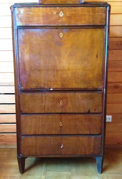 Мы к путешествию по усадебному дому в Изваре возвращаемся. 03