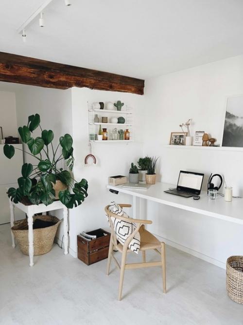 Пастельные тона и теплые древесные оттенки сразу захватают внимание при первом взгляде на интерьер этого дома. 02