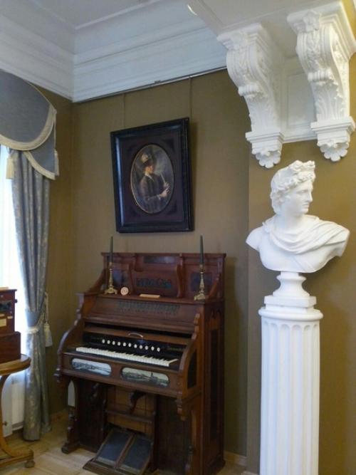 В этом году исполняется ровно 120 лет особняку Клодта особнякклодта - чудесному теремку на улице Куйбышева. 03