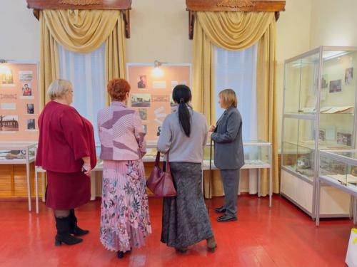 23 октября заслуженная артистка российской федерации - Оксана Михайловна сташенко посетила краеведческий музей г. Меленки. 07