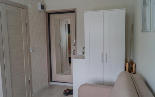 Живем с детками в общежитии, захотелось сделать ремонт хотя бы в таком маленьком пространстве. 05