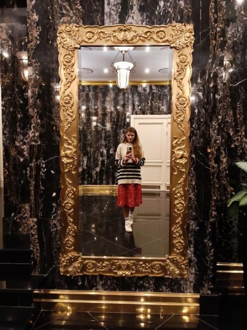 Интерьеры, созданные для медитативного разглядывания, и крепкие балконы для долгого позирования на фоне Москвы. 01