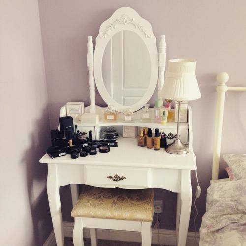 Трюмо в спальню. 07