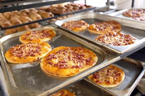 Пойдём, мы поедим в столовой калмгу! 05