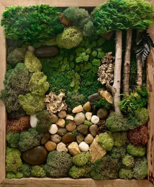 Декоративный мох в интерьере смотрится невероятно стильно, буквально оживляет любое помещение. 09